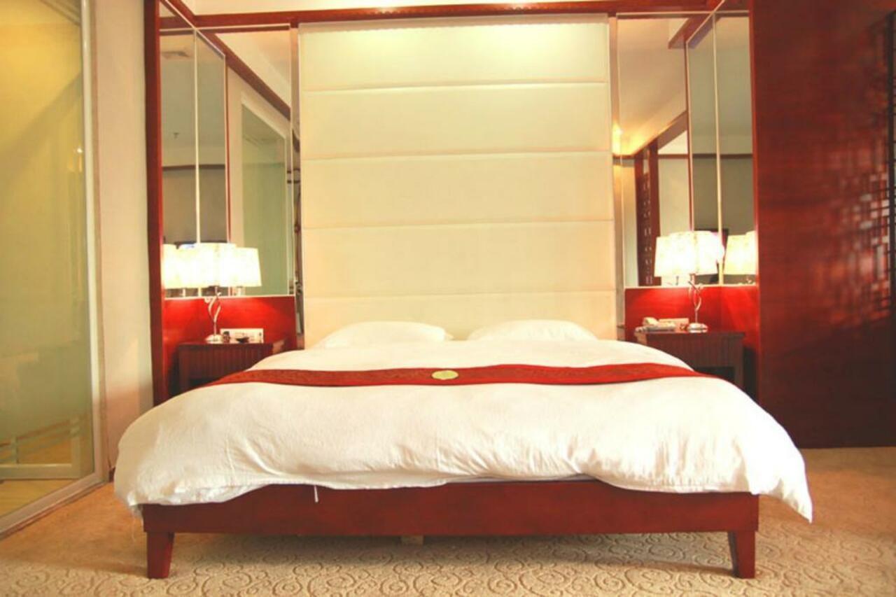 Guangzhou Yuncheng Hotel Exterior photo