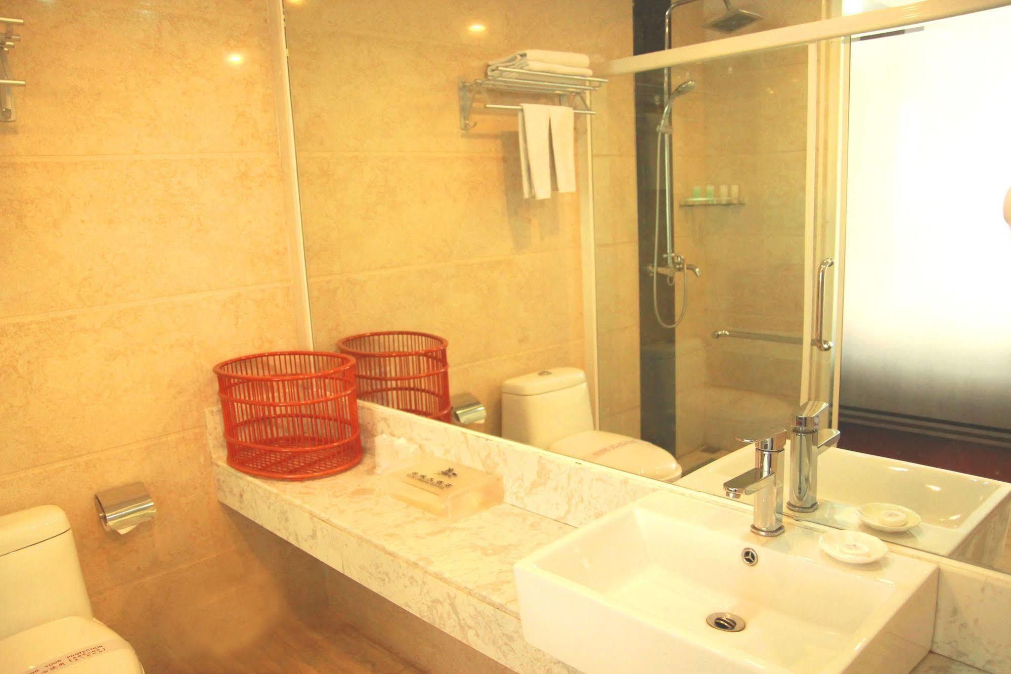 Guangzhou Yuncheng Hotel Exterior photo